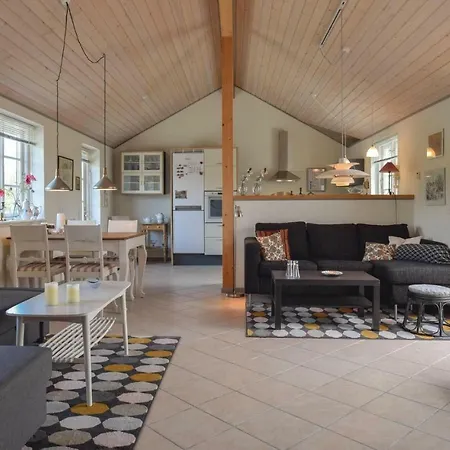 Three-bedroom Holiday In Tranekar * Tranekær
