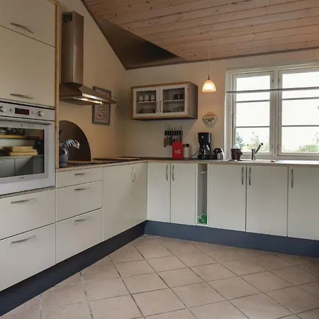 Three-bedroom Holiday In Tranekar *